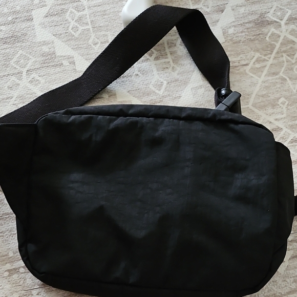 Kipling Black Belt Bag with Keychain - Picture 3 of 4